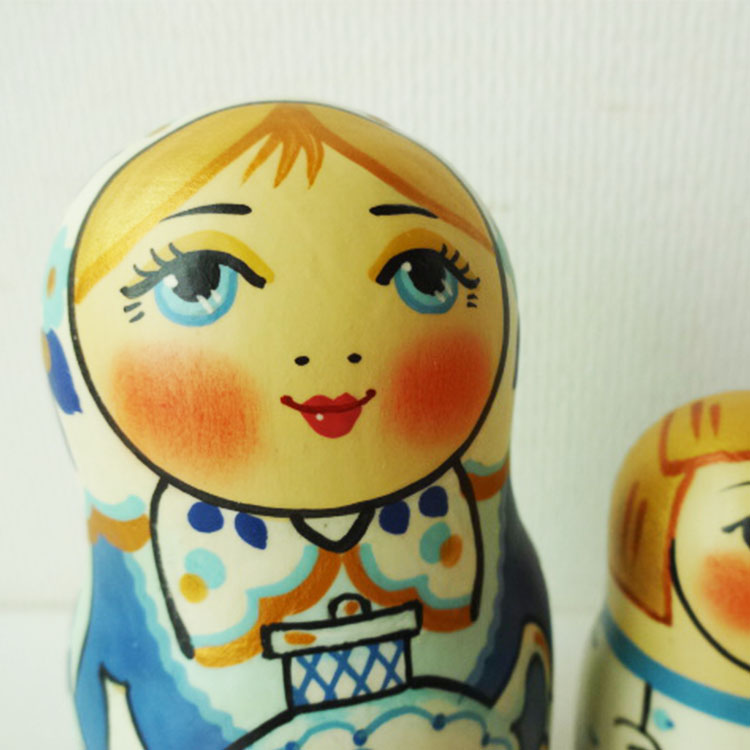 ロシア雑貨店マリンカ ナジェジダ イワンツォワ作 マトリョーシカ Na062 5p